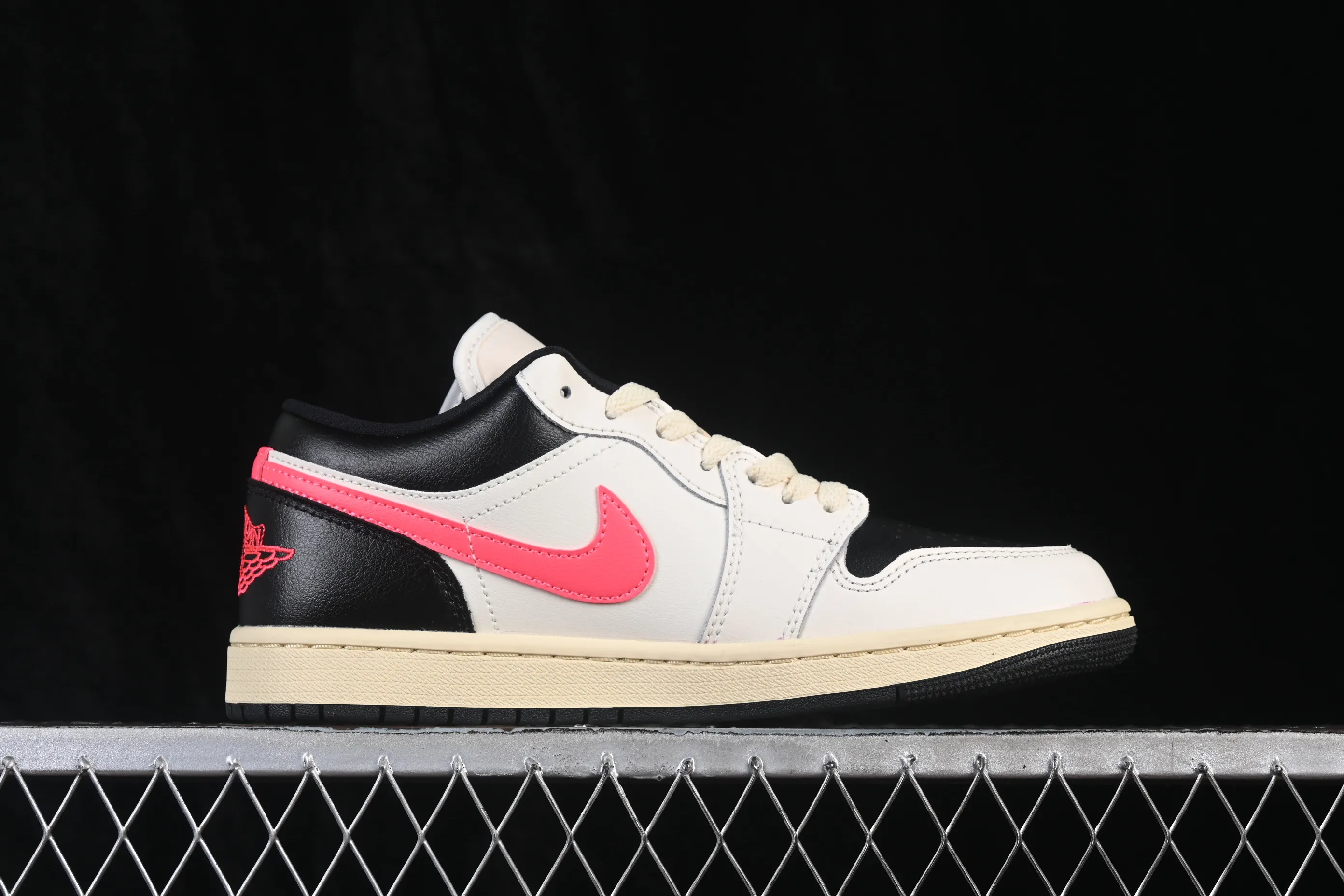 All categories Air Jordan Jordan series basketball shoes Air Jordan 1 Low G version pure original Air Jordan 1 Low AJ1 Joe 1 meter white black red low-top cultural casual sneakers DC0774-107